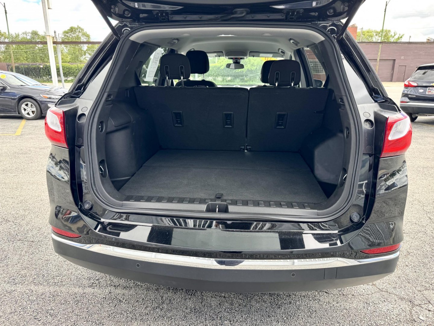 2020 BLACK Chevrolet Equinox LT 2WD (2GNAXJEV2L6) with an 1.5L L4 DIR DOHC 16V TURBO engine, 6A transmission, located at 7600 S Western Ave., Chicago, IL, 60620, (773) 918-3980, 0.000000, 0.000000- Photo#4