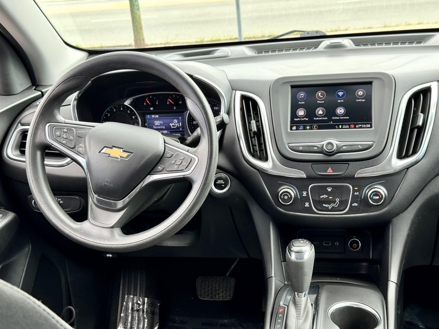 2020 BLACK Chevrolet Equinox LT 2WD (2GNAXJEV2L6) with an 1.5L L4 DIR DOHC 16V TURBO engine, 6A transmission, located at 7600 S Western Ave., Chicago, IL, 60620, (773) 918-3980, 0.000000, 0.000000- Photo#9