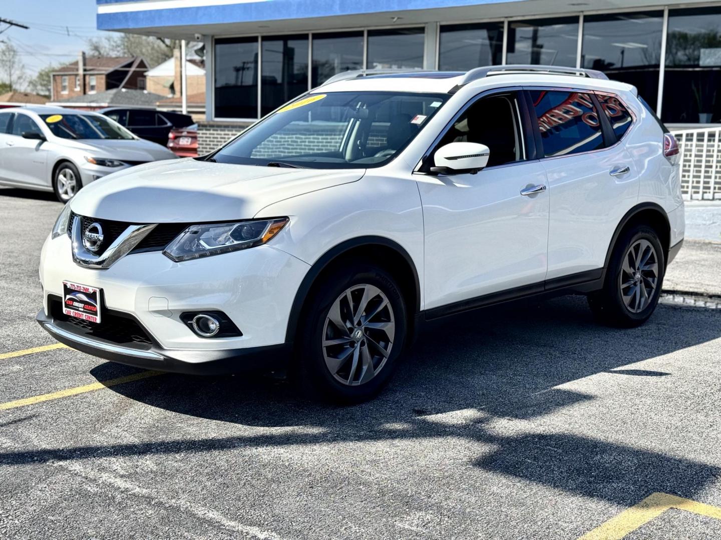 2016 WHITE Nissan Rogue S AWD (5N1AT2MV3GC) with an 2.5L L4 DOHC 16V engine, CVT transmission, located at 7600 S Western Ave., Chicago, IL, 60620, (773) 918-3980, 0.000000, 0.000000 - Photo#2