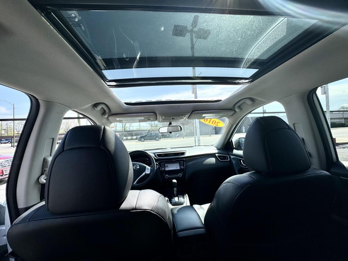 2016 WHITE Nissan Rogue S AWD (5N1AT2MV3GC) with an 2.5L L4 DOHC 16V engine, CVT transmission, located at 7600 S Western Ave., Chicago, IL, 60620, (773) 918-3980, 0.000000, 0.000000 - Photo#9