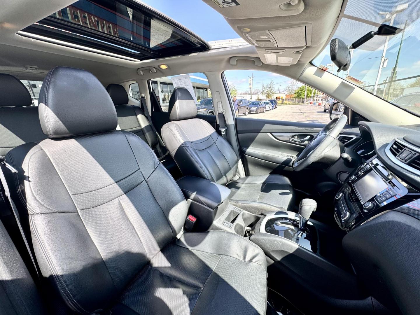 2016 WHITE Nissan Rogue S AWD (5N1AT2MV3GC) with an 2.5L L4 DOHC 16V engine, CVT transmission, located at 7600 S Western Ave., Chicago, IL, 60620, (773) 918-3980, 0.000000, 0.000000 - Photo#11