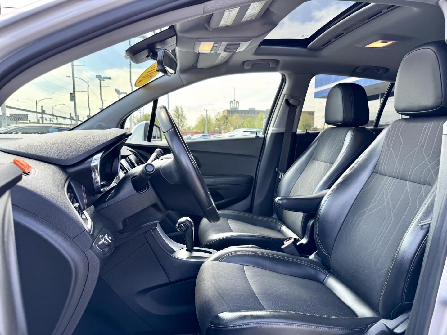 2018 SILVER Chevrolet Trax LT AWD (3GNCJPSB3JL) with an 1.4L L4 DOHC 16V engine, 6A transmission, located at 7600 S Western Ave., Chicago, IL, 60620, (773) 918-3980, 0.000000, 0.000000 - Photo#7