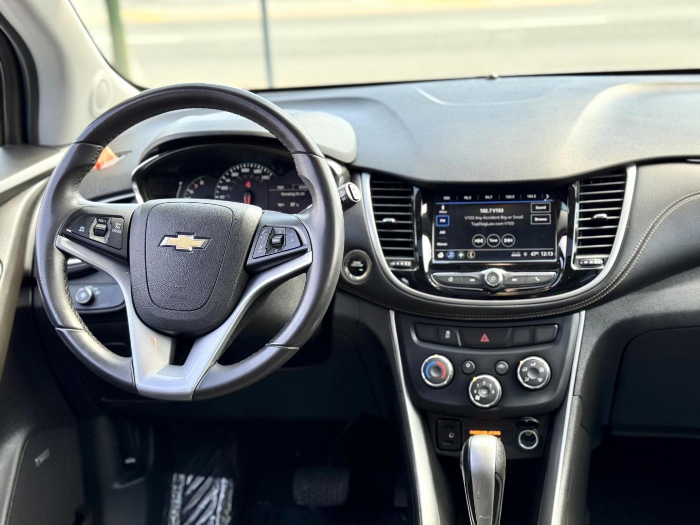 2018 SILVER Chevrolet Trax LT AWD (3GNCJPSB3JL) with an 1.4L L4 DOHC 16V engine, 6A transmission, located at 7600 S Western Ave., Chicago, IL, 60620, (773) 918-3980, 0.000000, 0.000000 - Photo#9