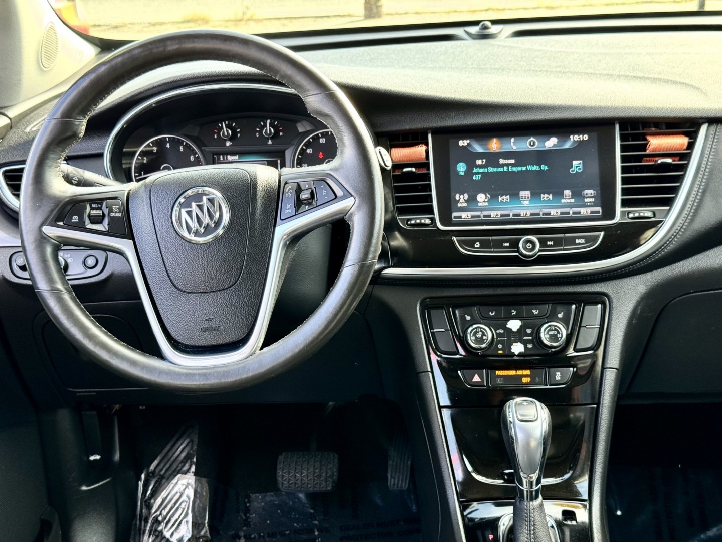 2017 SILVER Buick Encore Essence FWD (KL4CJCSB9HB) with an 1.4L L4 DOHC 16V TURBO engine, 6A transmission, located at 7600 S Western Ave., Chicago, IL, 60620, (773) 918-3980, 0.000000, 0.000000- Photo#9