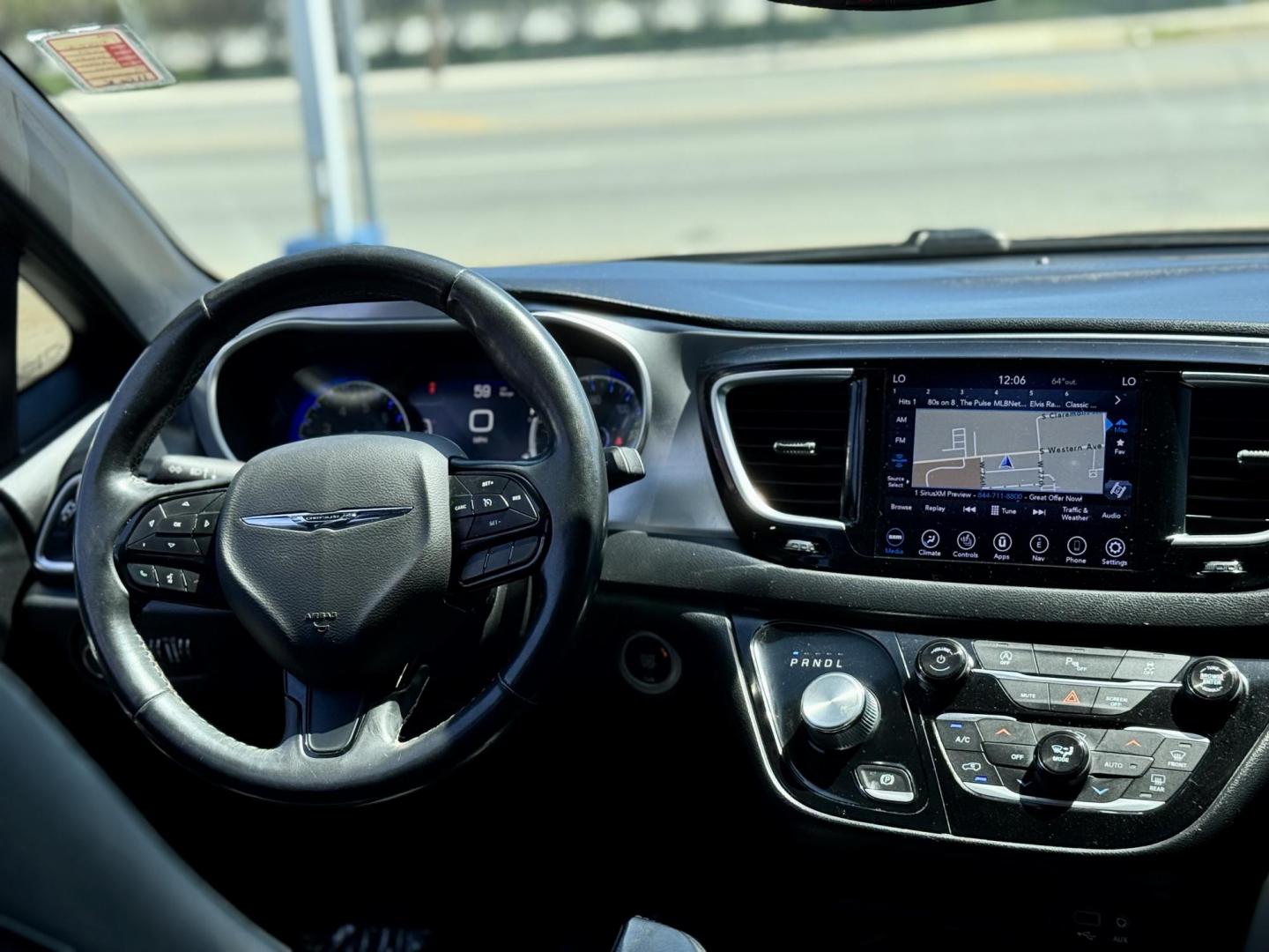 2019 GRAY Chrysler Pacifica Touring-L Plus (2C4RC1EG2KR) with an 3.6L V6 DOHC 24V engine, 9A transmission, located at 7600 S Western Ave., Chicago, IL, 60620, (773) 918-3980, 0.000000, 0.000000 - Photo#10