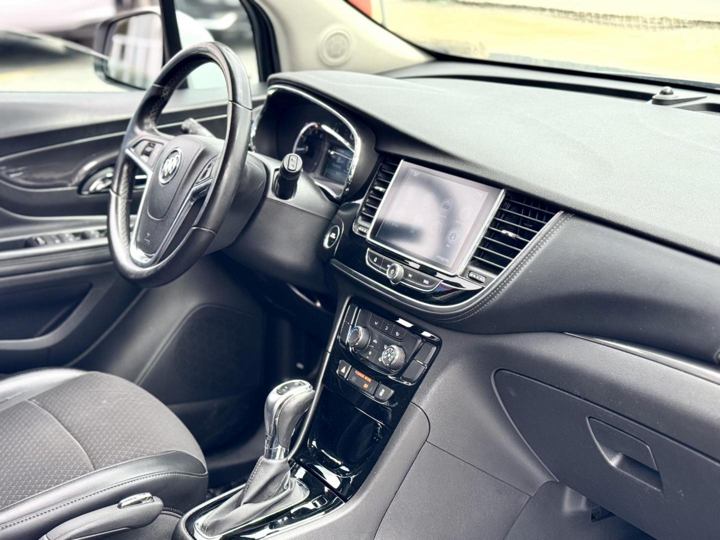 2018 SILVER Buick Encore Preferred FWD (KL4CJASBXJB) with an 1.4L L4 DOHC 16V TURBO engine, 6A transmission, located at 7600 S Western Ave., Chicago, IL, 60620, (773) 918-3980, 0.000000, 0.000000 - Photo#10