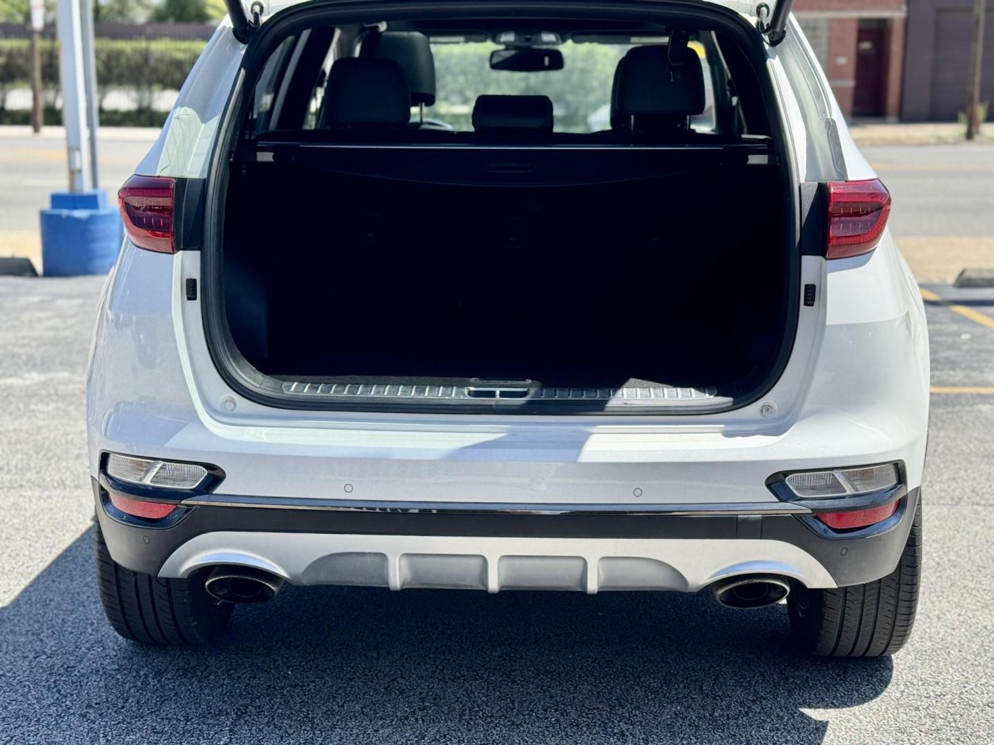 2020 WHITE Kia Sportage SX AWD (KNDPRCA61L7) with an 2.0L L4 DOHC 16V engine, 6A transmission, located at 7600 S Western Ave., Chicago, IL, 60620, (773) 918-3980, 0.000000, 0.000000 - Photo#4