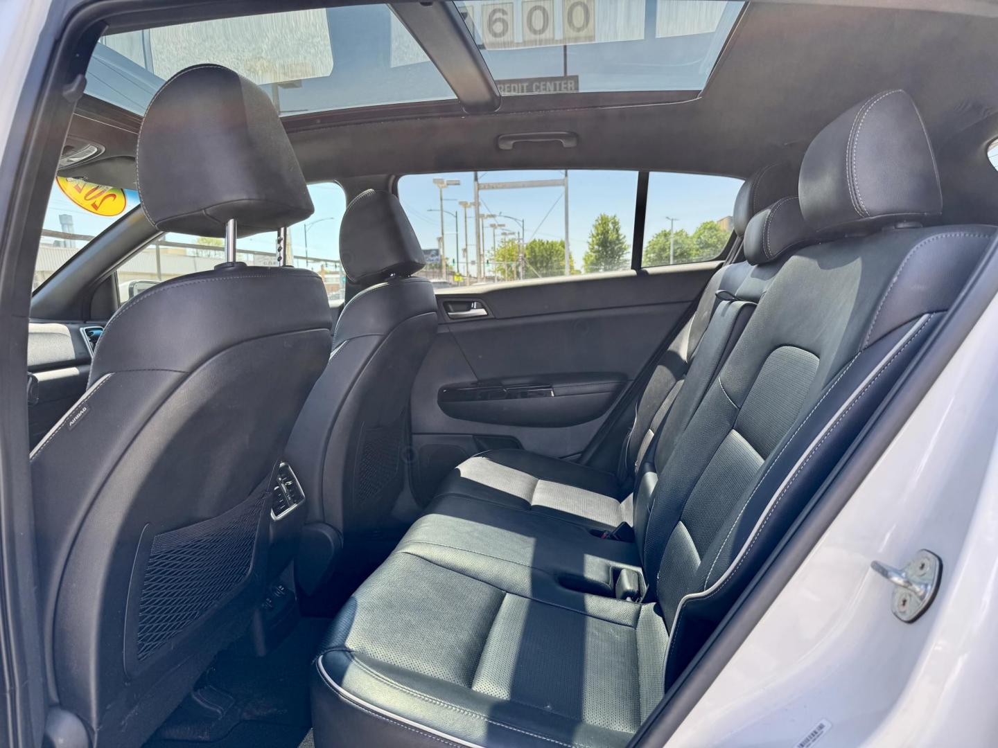 2020 WHITE Kia Sportage SX AWD (KNDPRCA61L7) with an 2.0L L4 DOHC 16V engine, 6A transmission, located at 7600 S Western Ave., Chicago, IL, 60620, (773) 918-3980, 0.000000, 0.000000 - Photo#8