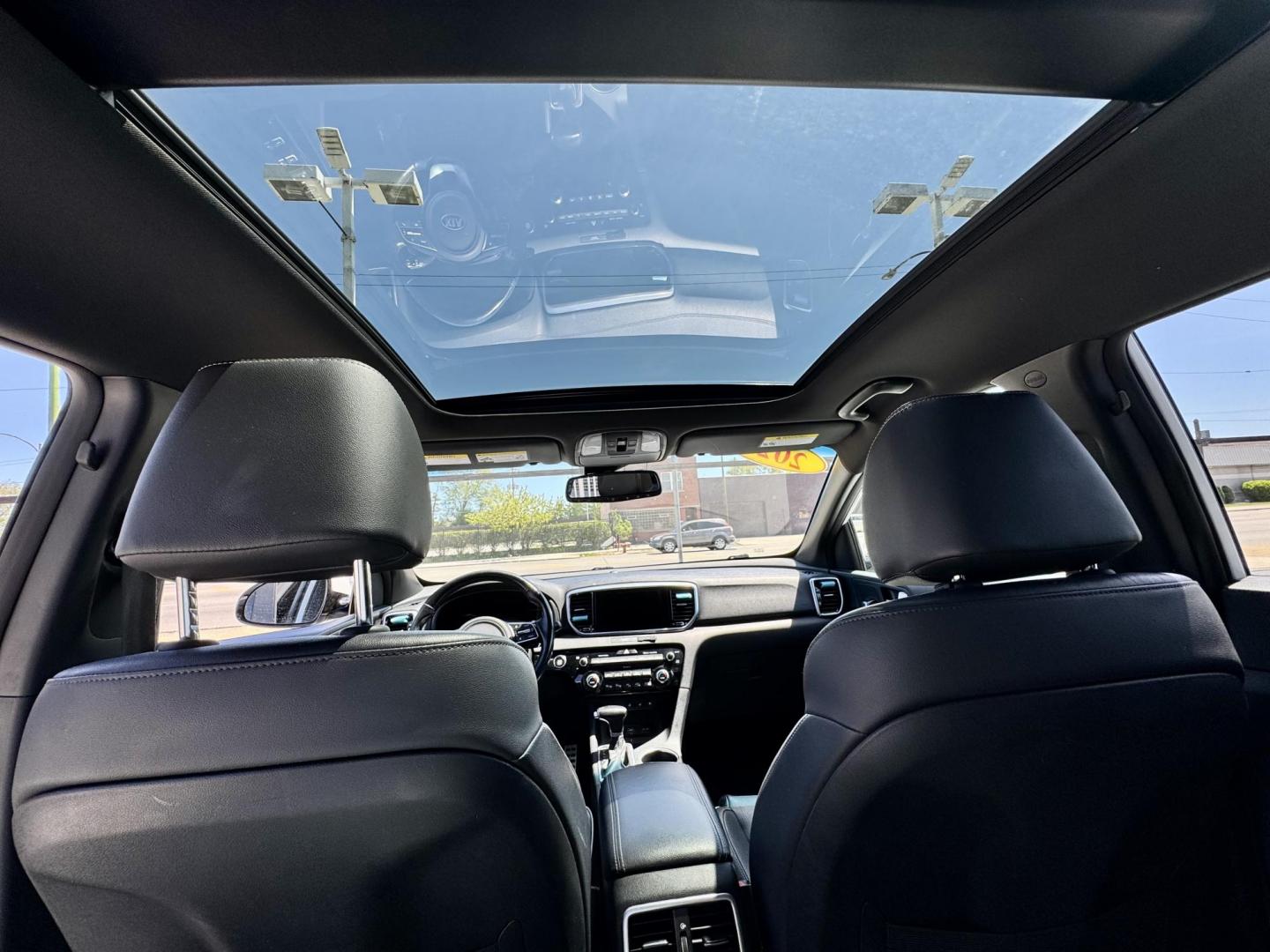 2020 WHITE Kia Sportage SX AWD (KNDPRCA61L7) with an 2.0L L4 DOHC 16V engine, 6A transmission, located at 7600 S Western Ave., Chicago, IL, 60620, (773) 918-3980, 0.000000, 0.000000 - Photo#10
