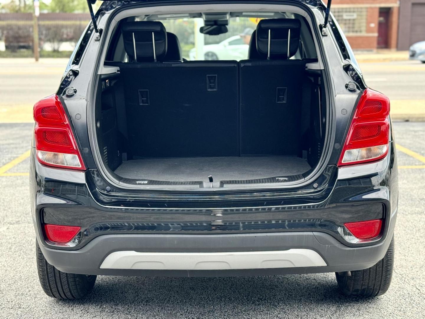 2020 BLACK Chevrolet Trax LT FWD (3GNCJLSBXLL) with an 1.4L L4 DOHC 16V engine, 6A transmission, located at 7600 S Western Ave., Chicago, IL, 60620, (773) 918-3980, 0.000000, 0.000000 - Photo#4