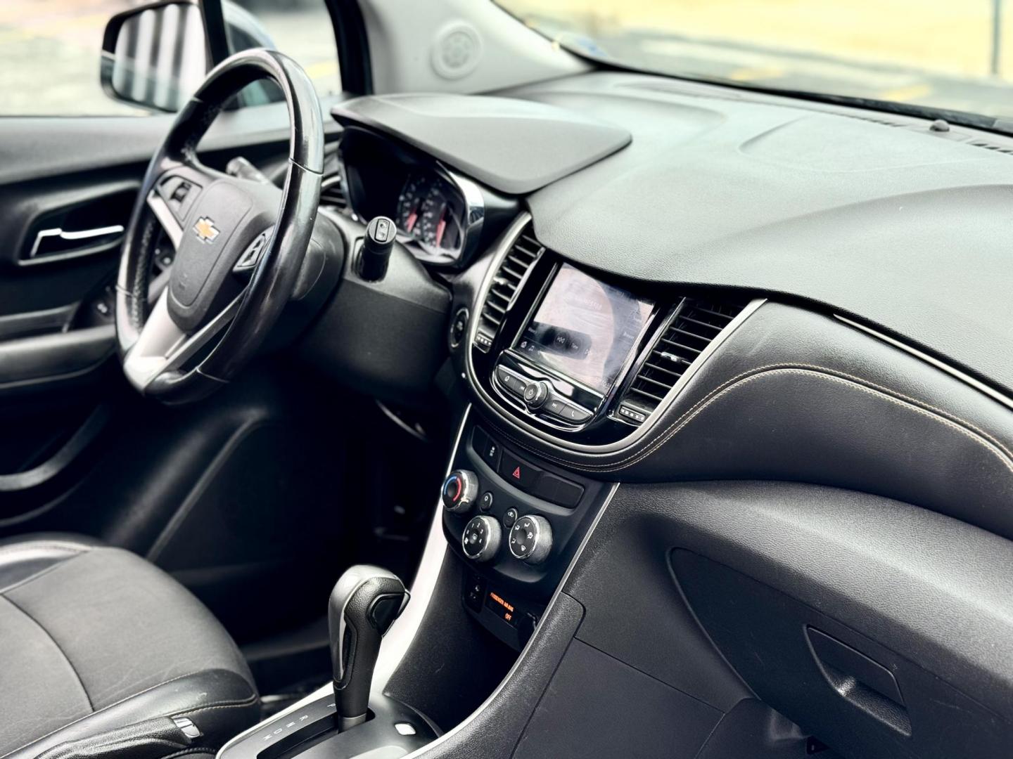 2020 BLACK Chevrolet Trax LT FWD (3GNCJLSBXLL) with an 1.4L L4 DOHC 16V engine, 6A transmission, located at 7600 S Western Ave., Chicago, IL, 60620, (773) 918-3980, 0.000000, 0.000000 - Photo#10