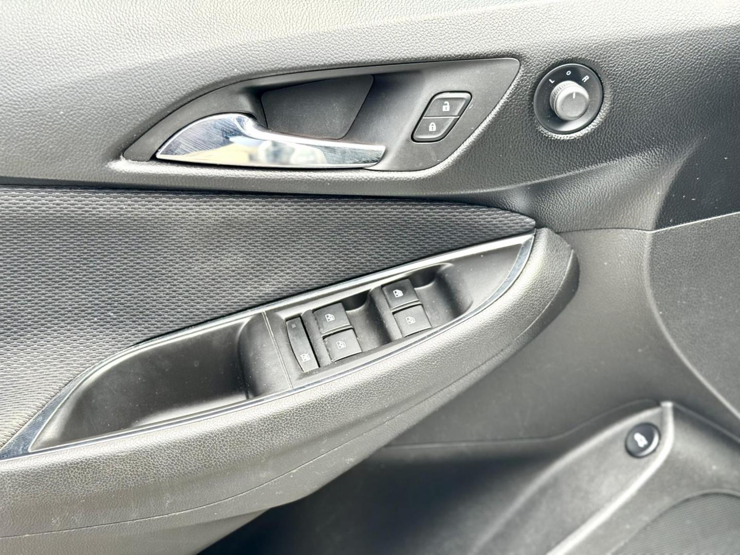2018 SILVER Chevrolet Cruze LS Auto (1G1BC5SM4J7) with an 1.4L L4 DOHC 16V TURBO engine, 6A transmission, located at 7600 S Western Ave., Chicago, IL, 60620, (773) 918-3980, 0.000000, 0.000000 - Photo#4