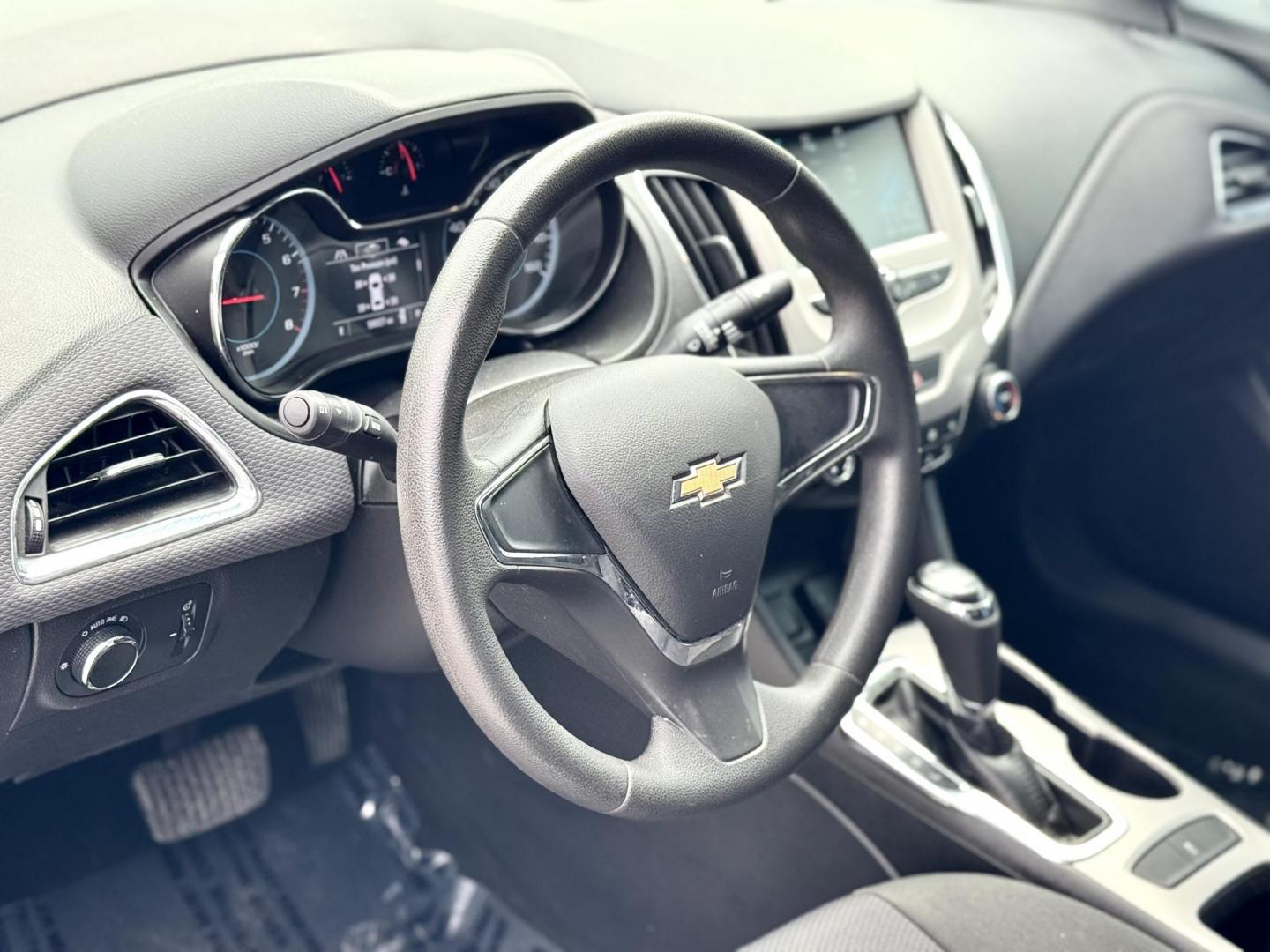 2018 SILVER Chevrolet Cruze LS Auto (1G1BC5SM4J7) with an 1.4L L4 DOHC 16V TURBO engine, 6A transmission, located at 7600 S Western Ave., Chicago, IL, 60620, (773) 918-3980, 0.000000, 0.000000 - Photo#3