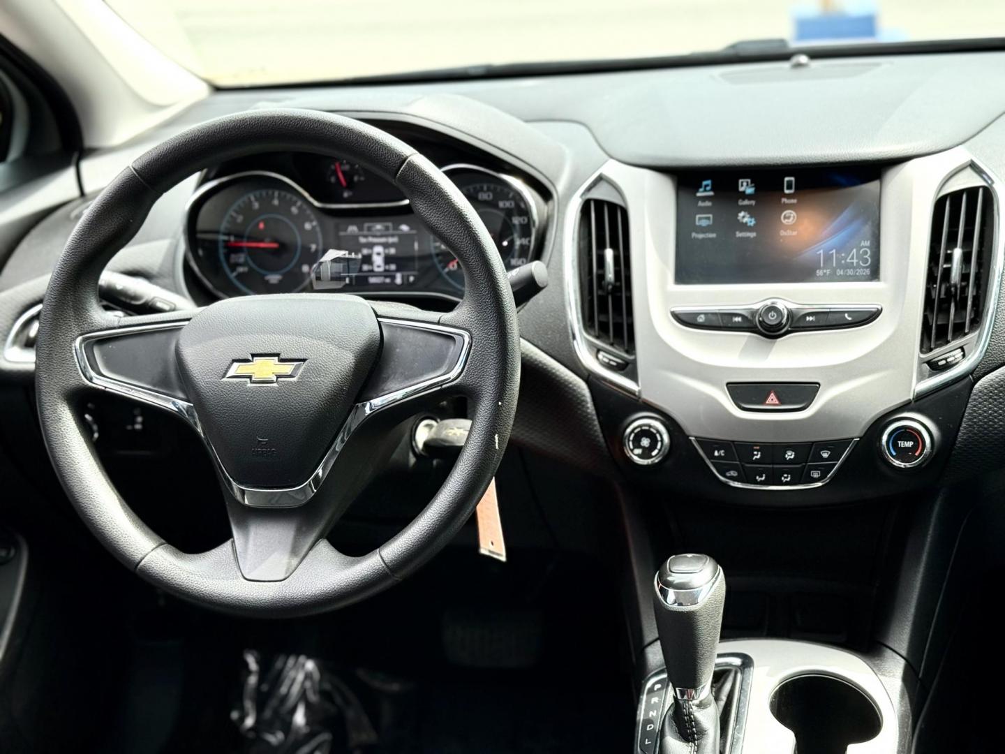2018 SILVER Chevrolet Cruze LS Auto (1G1BC5SM4J7) with an 1.4L L4 DOHC 16V TURBO engine, 6A transmission, located at 7600 S Western Ave., Chicago, IL, 60620, (773) 918-3980, 0.000000, 0.000000 - Photo#7