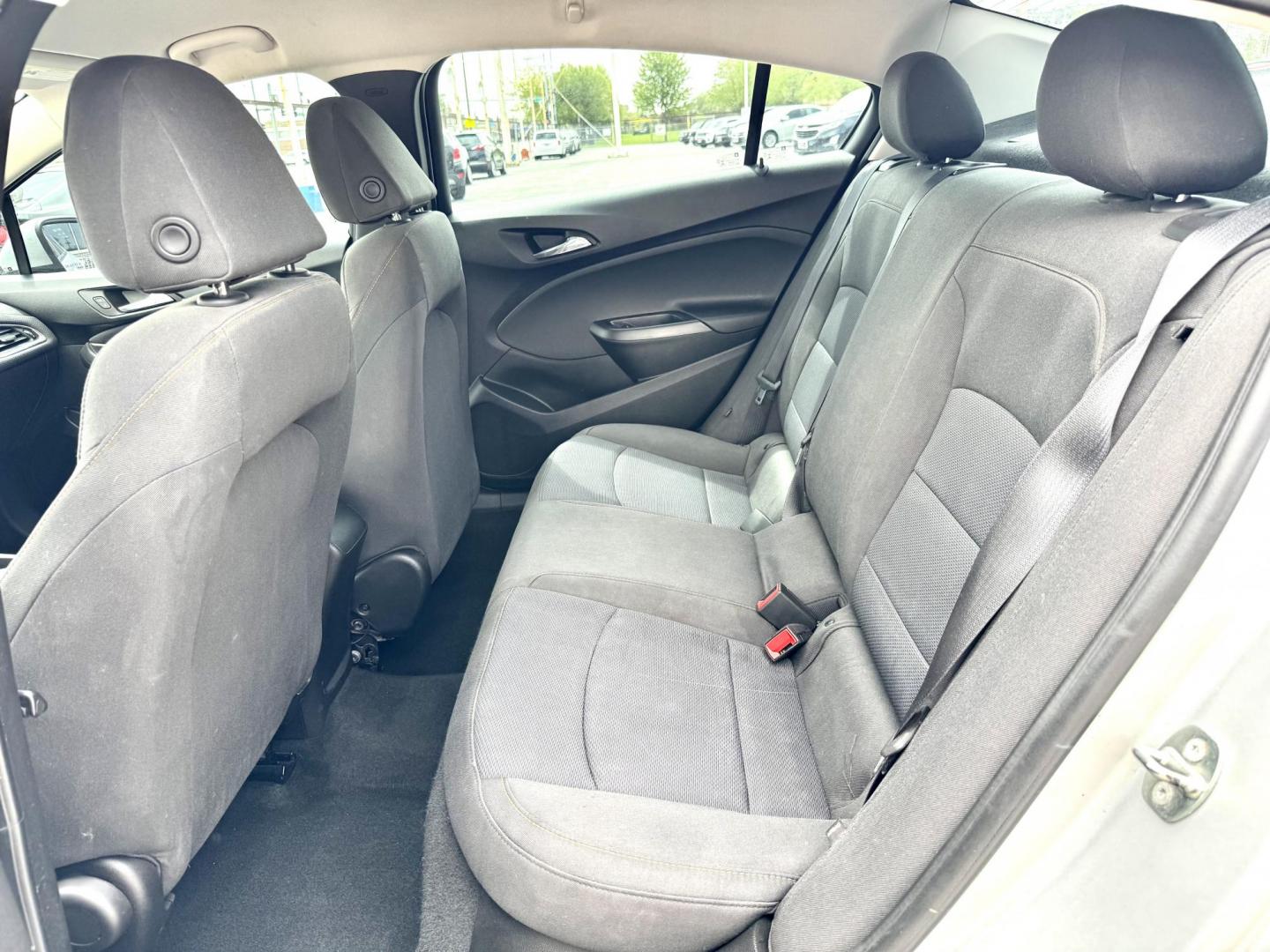 2018 SILVER Chevrolet Cruze LS Auto (1G1BC5SM4J7) with an 1.4L L4 DOHC 16V TURBO engine, 6A transmission, located at 7600 S Western Ave., Chicago, IL, 60620, (773) 918-3980, 0.000000, 0.000000 - Photo#6