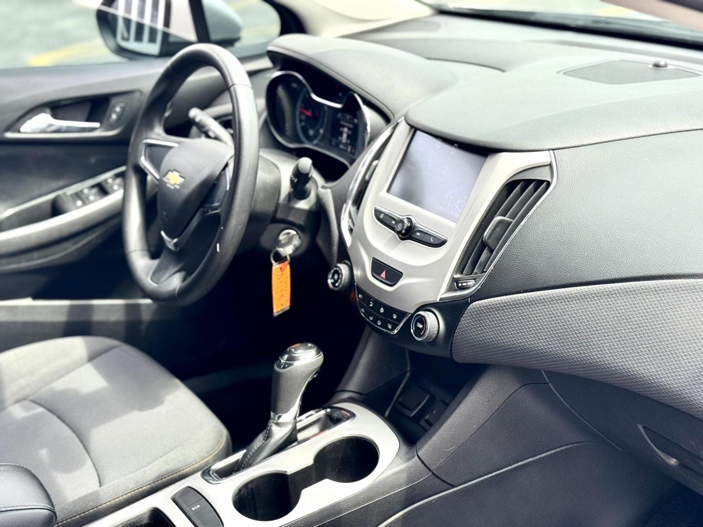2018 SILVER Chevrolet Cruze LS Auto (1G1BC5SM4J7) with an 1.4L L4 DOHC 16V TURBO engine, 6A transmission, located at 7600 S Western Ave., Chicago, IL, 60620, (773) 918-3980, 0.000000, 0.000000 - Photo#8