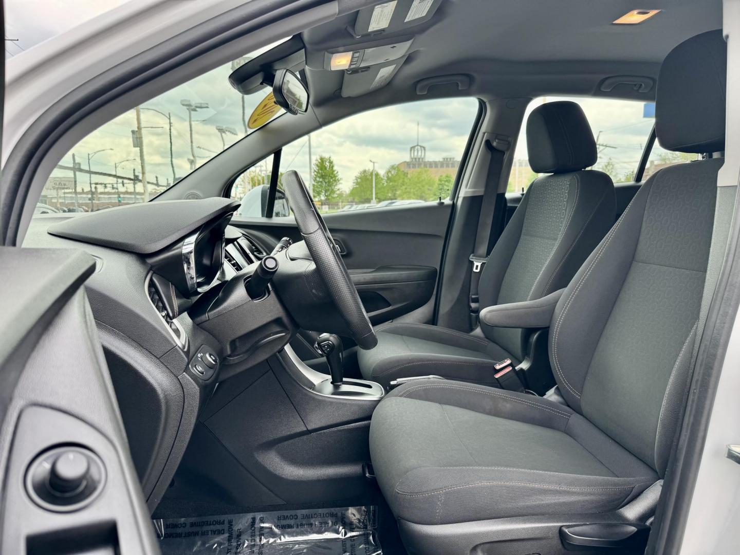 2020 WHITE Chevrolet Trax LS FWD (3GNCJKSB2LL) with an 1.4L L4 DOHC 16V engine, 6A transmission, located at 7600 S Western Ave., Chicago, IL, 60620, (773) 918-3980, 0.000000, 0.000000 - Photo#7