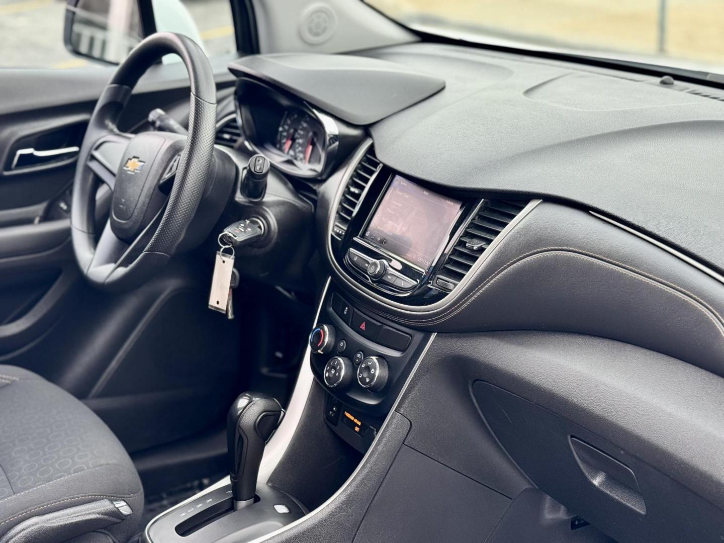 2020 WHITE Chevrolet Trax LS FWD (3GNCJKSB2LL) with an 1.4L L4 DOHC 16V engine, 6A transmission, located at 7600 S Western Ave., Chicago, IL, 60620, (773) 918-3980, 0.000000, 0.000000 - Photo#10