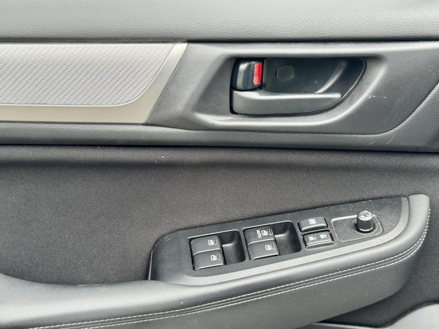 2018 SILVER Subaru Legacy 2.5i (4S3BNAA6XJ3) with an 2.5L H4 SOHC 16V engine, CVT transmission, located at 7600 S Western Ave., Chicago, IL, 60620, (773) 918-3980, 0.000000, 0.000000 - Photo#6