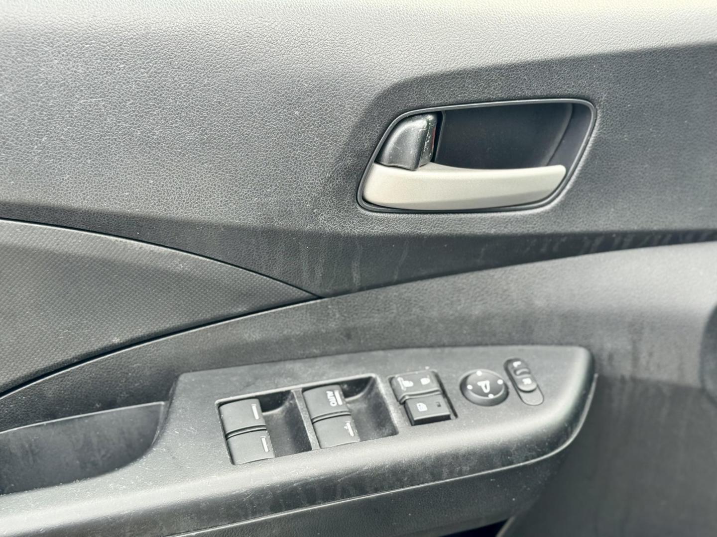 2014 TEAL Honda CR-V LX 4WD 5-Speed AT (5J6RM4H39EL) with an 2.4L L4 DOHC 16V engine, 5-Speed Automatic transmission, located at 7600 S Western Ave., Chicago, IL, 60620, (773) 918-3980, 0.000000, 0.000000 - Photo#6