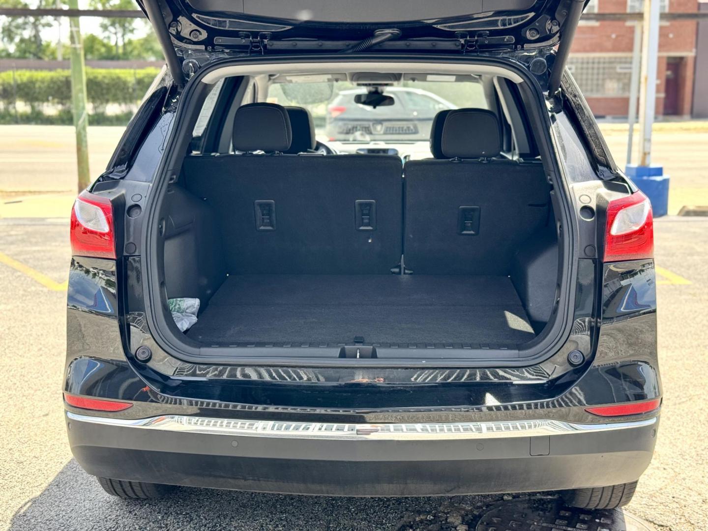 2021 BLACK Chevrolet Equinox LT 2WD (3GNAXKEV4ML) with an 1.5L L4 DOHC 16V TURBO engine, 6A transmission, located at 7600 S Western Ave., Chicago, IL, 60620, (773) 918-3980, 0.000000, 0.000000 - Photo#4