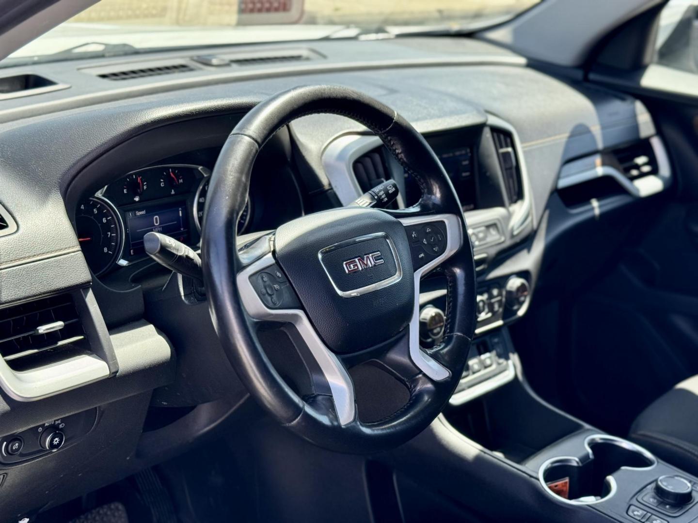 2020 WHITE GMC Terrain SLE (3GKALMEV5LL) with an 1.4L L4 DOHC 16V TURBO engine, 6A transmission, located at 7600 S Western Ave., Chicago, IL, 60620, (773) 918-3980, 0.000000, 0.000000 - Photo#5