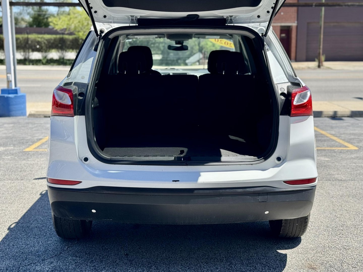 2020 WHITE Chevrolet Equinox LS 1.5 AWD (3GNAXSEV5LS) with an 1.5L L4 DOHC 16V TURBO engine, 6A transmission, located at 7600 S Western Ave., Chicago, IL, 60620, (773) 918-3980, 0.000000, 0.000000- Photo#4