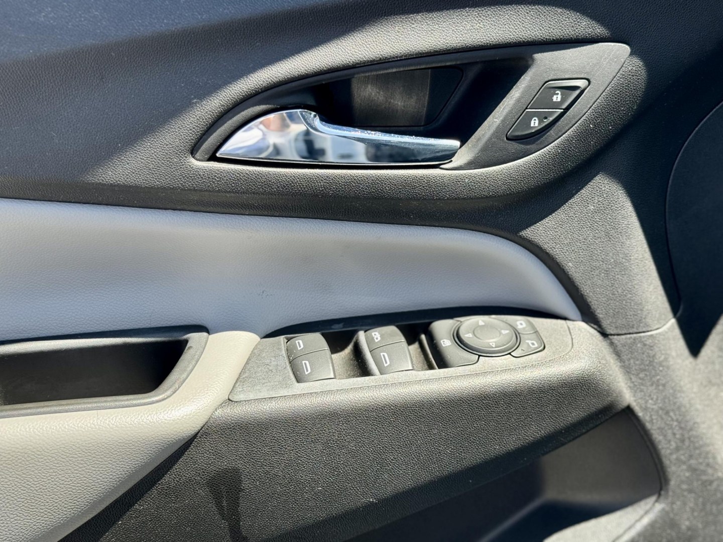 2020 WHITE Chevrolet Equinox LS 1.5 AWD (3GNAXSEV5LS) with an 1.5L L4 DOHC 16V TURBO engine, 6A transmission, located at 7600 S Western Ave., Chicago, IL, 60620, (773) 918-3980, 0.000000, 0.000000- Photo#6