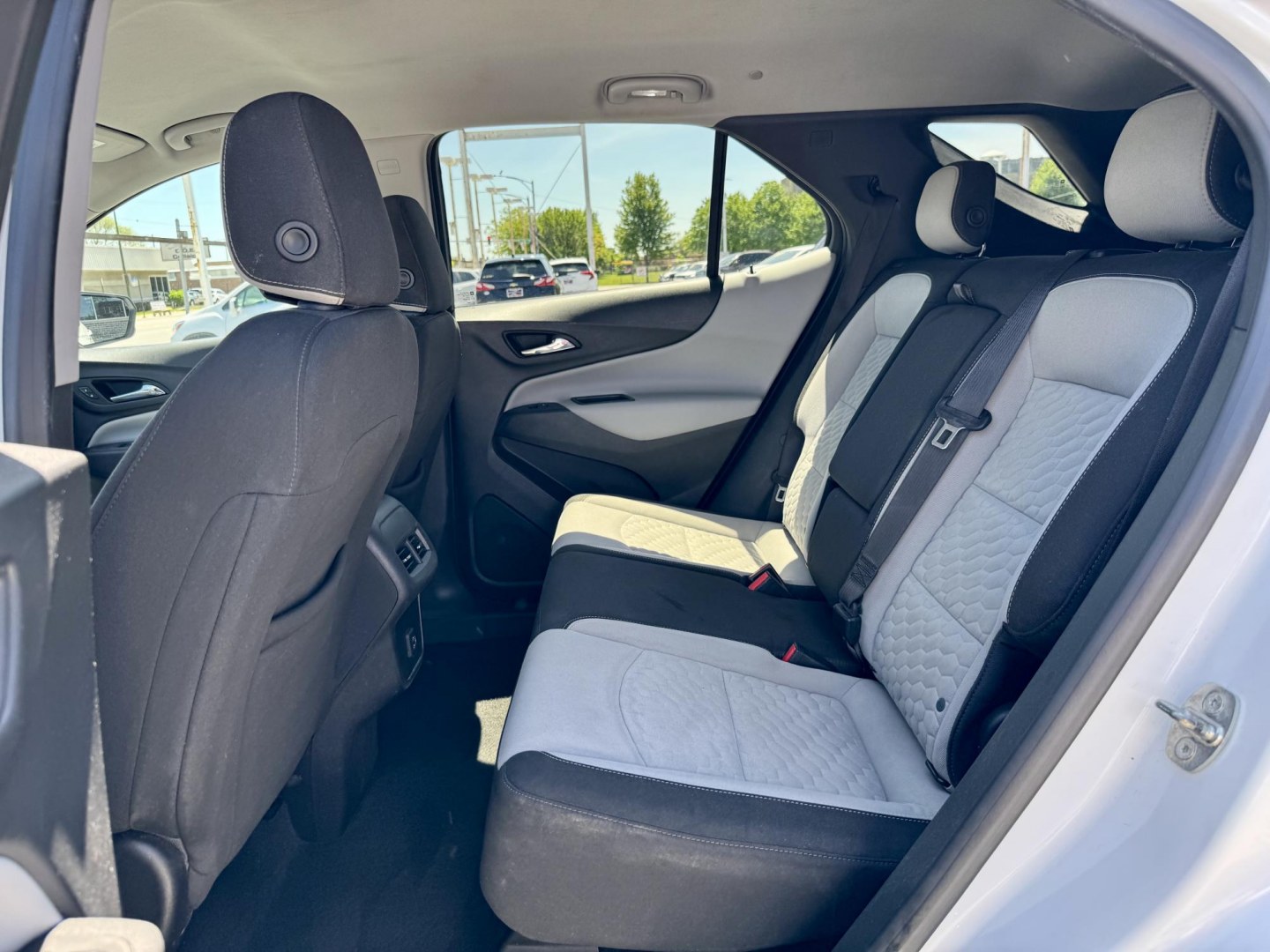2020 WHITE Chevrolet Equinox LS 1.5 AWD (3GNAXSEV5LS) with an 1.5L L4 DOHC 16V TURBO engine, 6A transmission, located at 7600 S Western Ave., Chicago, IL, 60620, (773) 918-3980, 0.000000, 0.000000- Photo#8