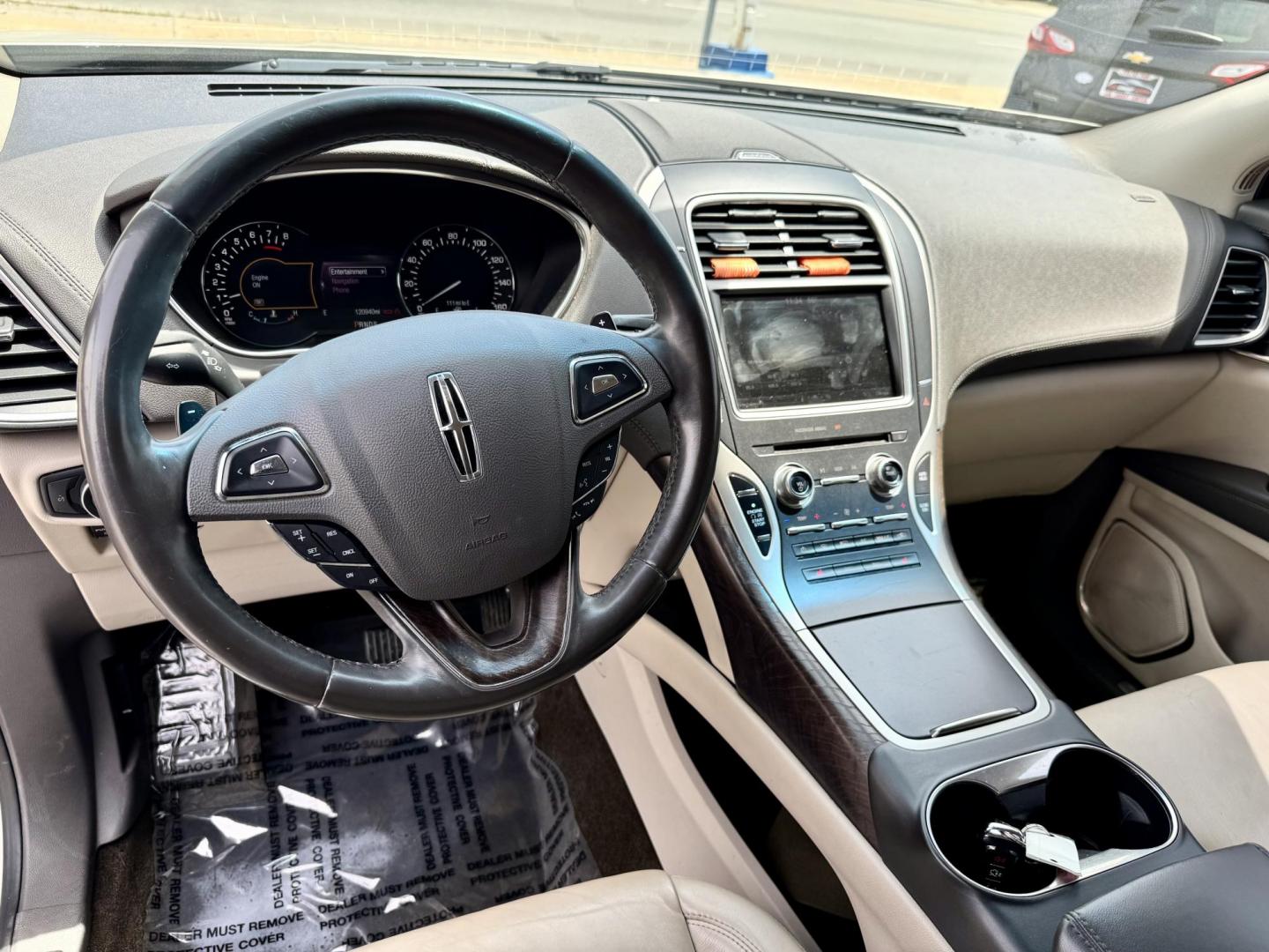 2016 GOLD Lincoln MKX Select AWD (2LMTJ8KR0GB) with an 3.7L V6 DOHC 24V engine, 6A transmission, located at 7600 S Western Ave., Chicago, IL, 60620, (773) 918-3980, 0.000000, 0.000000 - Photo#5