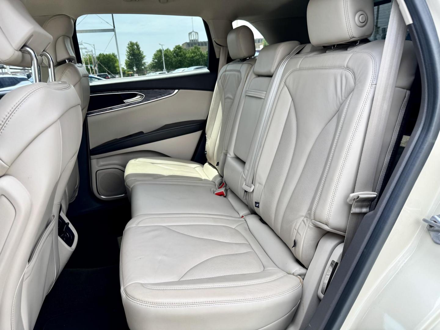2016 GOLD Lincoln MKX Select AWD (2LMTJ8KR0GB) with an 3.7L V6 DOHC 24V engine, 6A transmission, located at 7600 S Western Ave., Chicago, IL, 60620, (773) 918-3980, 0.000000, 0.000000 - Photo#6
