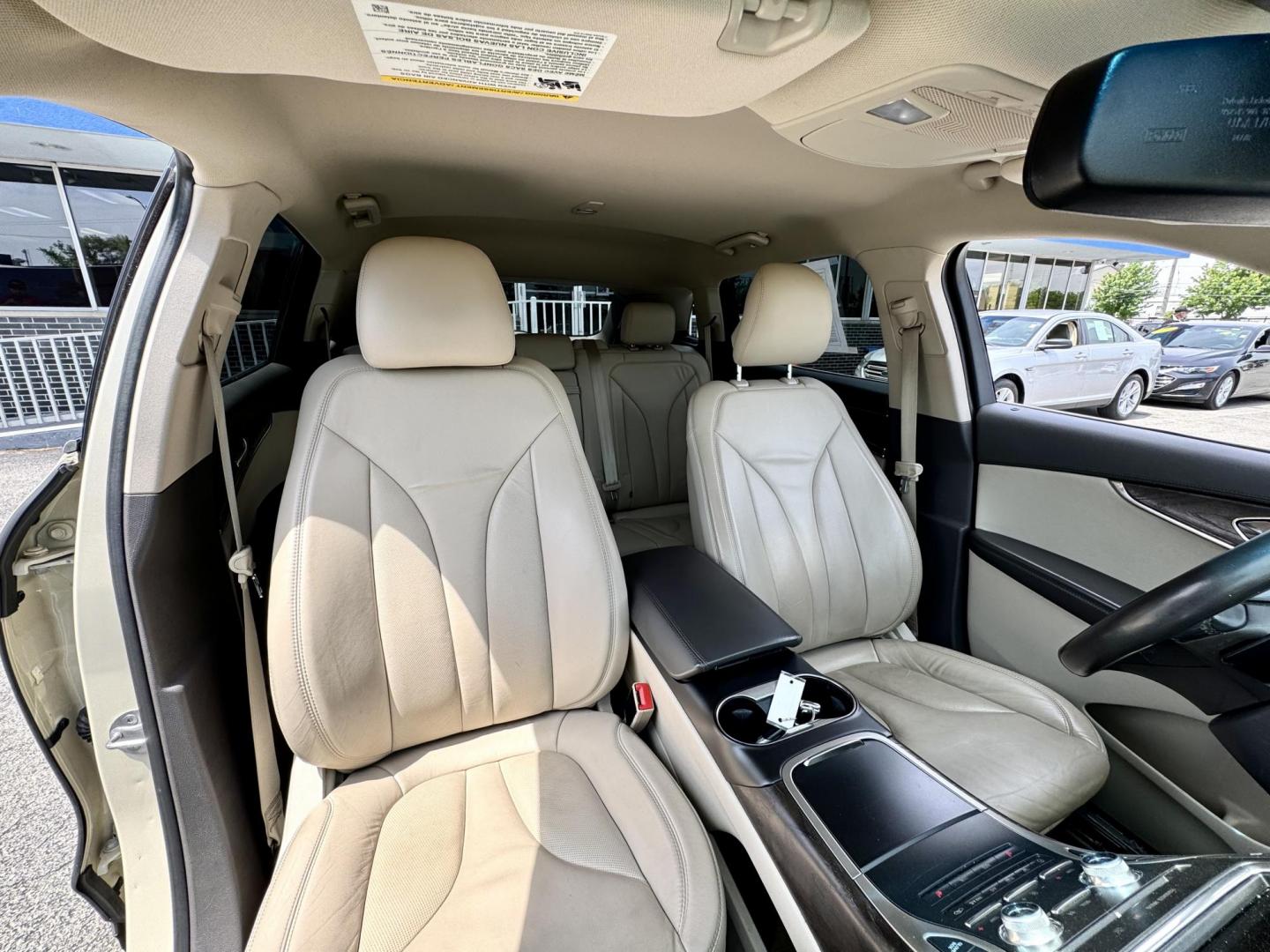 2016 GOLD Lincoln MKX Select AWD (2LMTJ8KR0GB) with an 3.7L V6 DOHC 24V engine, 6A transmission, located at 7600 S Western Ave., Chicago, IL, 60620, (773) 918-3980, 0.000000, 0.000000 - Photo#9