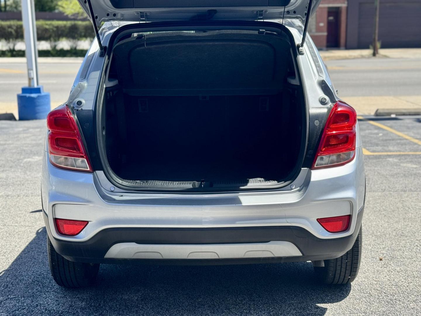 2020 SILVER Chevrolet Trax LT FWD (KL7CJLSB9LB) with an 1.4L L4 DOHC 16V engine, 6A transmission, located at 7600 S Western Ave., Chicago, IL, 60620, (773) 918-3980, 0.000000, 0.000000 - Photo#4