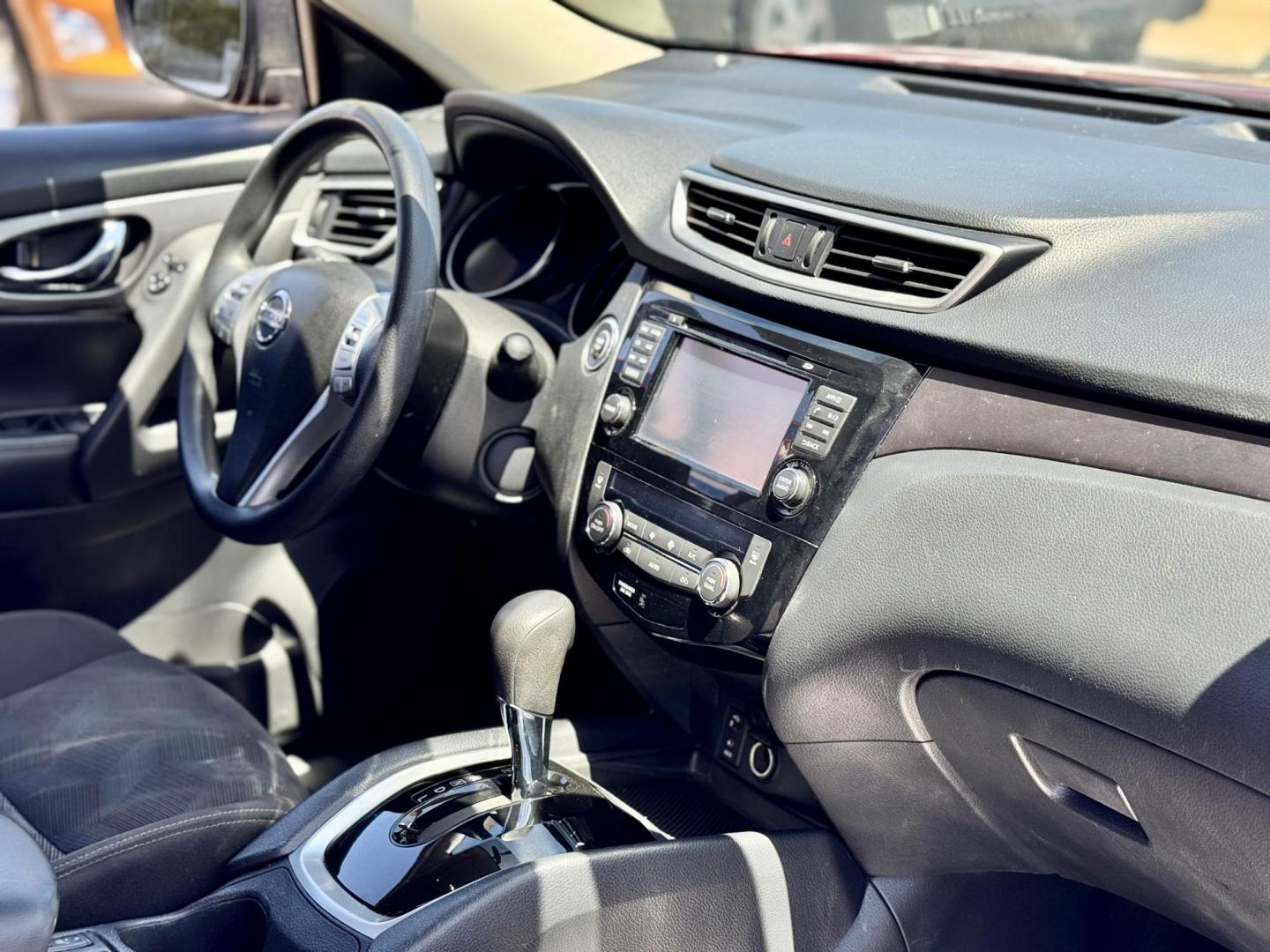 2016 RED Nissan Rogue SV AWD (KNMAT2MV6GP) with an 2.5L L4 DOHC 16V engine, CVT transmission, located at 7600 S Western Ave., Chicago, IL, 60620, (773) 918-3980, 0.000000, 0.000000 - Photo#10