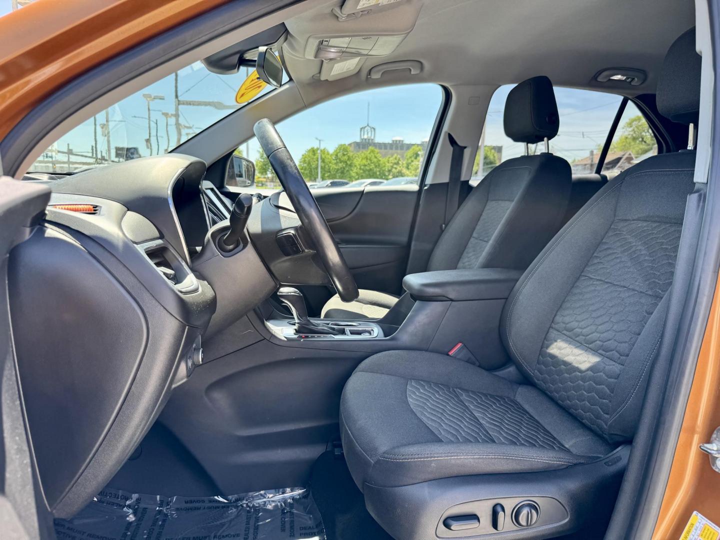 2019 ORANGE Chevrolet Equinox LT 2WD (2GNAXJEV0K6) with an 1.5L L4 DIR DOHC 16V TURBO engine, 6A transmission, located at 7600 S Western Ave., Chicago, IL, 60620, (773) 918-3980, 0.000000, 0.000000 - Photo#7