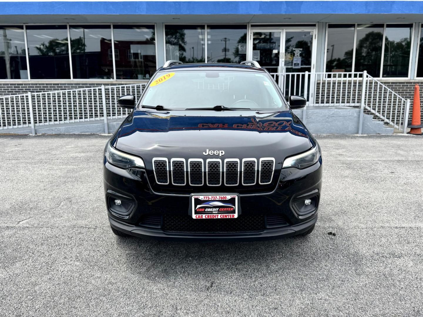 2019 BLACK Jeep Cherokee Latitude Plus 4WD (1C4PJMLBXKD) with an 2.4L L4 DOHC 16V engine, 9A transmission, located at 7600 S Western Ave., Chicago, IL, 60620, (773) 918-3980, 0.000000, 0.000000 - Photo#1