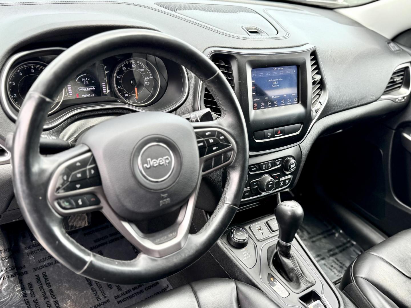 2019 BLACK Jeep Cherokee Latitude Plus 4WD (1C4PJMLBXKD) with an 2.4L L4 DOHC 16V engine, 9A transmission, located at 7600 S Western Ave., Chicago, IL, 60620, (773) 918-3980, 0.000000, 0.000000 - Photo#5