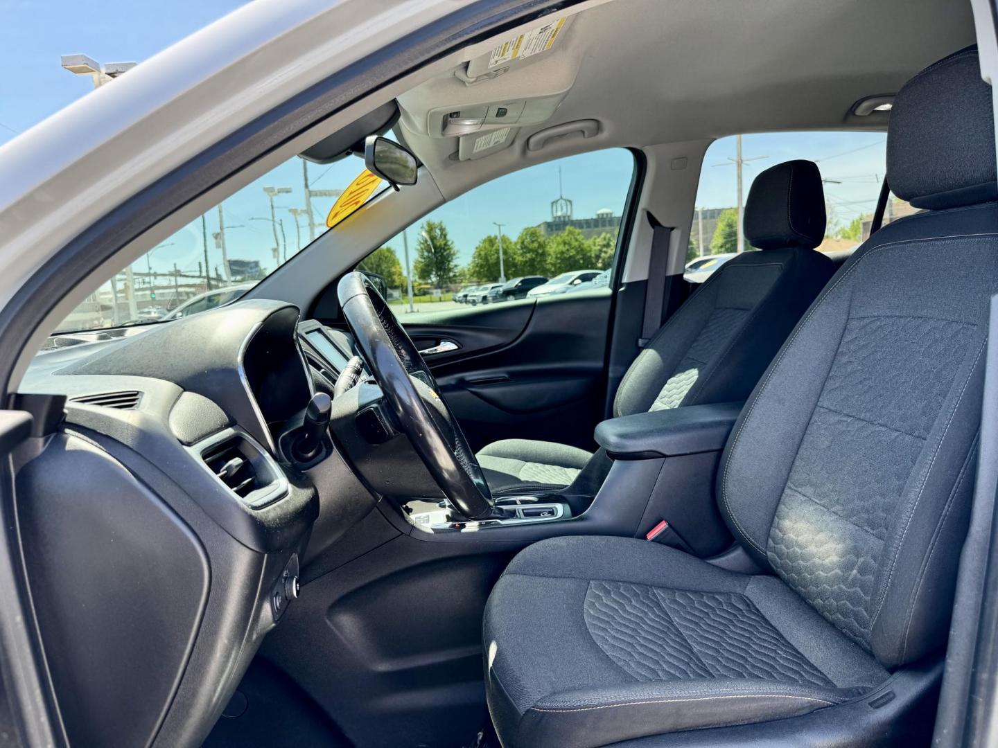 2018 WHITE Chevrolet Equinox LT AWD (3GNAXTEX0JS) with an 2.0L L4 DOHC 16V TURBO engine, 6A transmission, located at 7600 S Western Ave., Chicago, IL, 60620, (773) 918-3980, 0.000000, 0.000000 - Photo#7