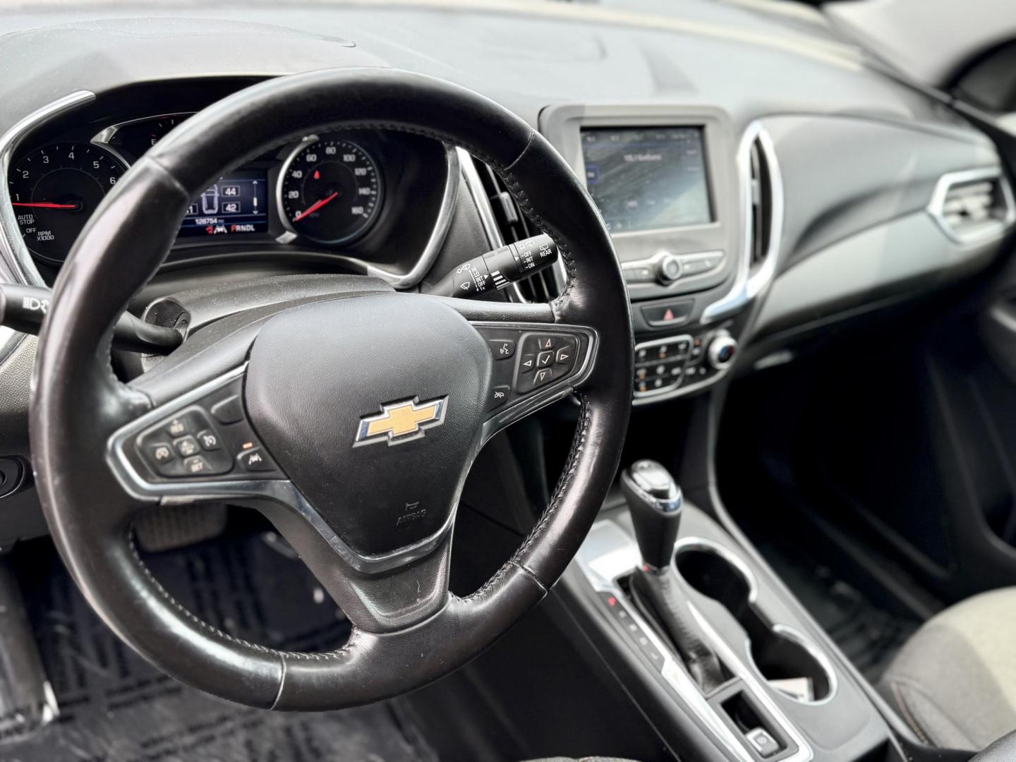 2020 GRAY Chevrolet Equinox LT 2WD (2GNAXJEV8L6) with an 1.5L L4 DIR DOHC 16V TURBO engine, 6A transmission, located at 7600 S Western Ave., Chicago, IL, 60620, (773) 918-3980, 0.000000, 0.000000 - Photo#5