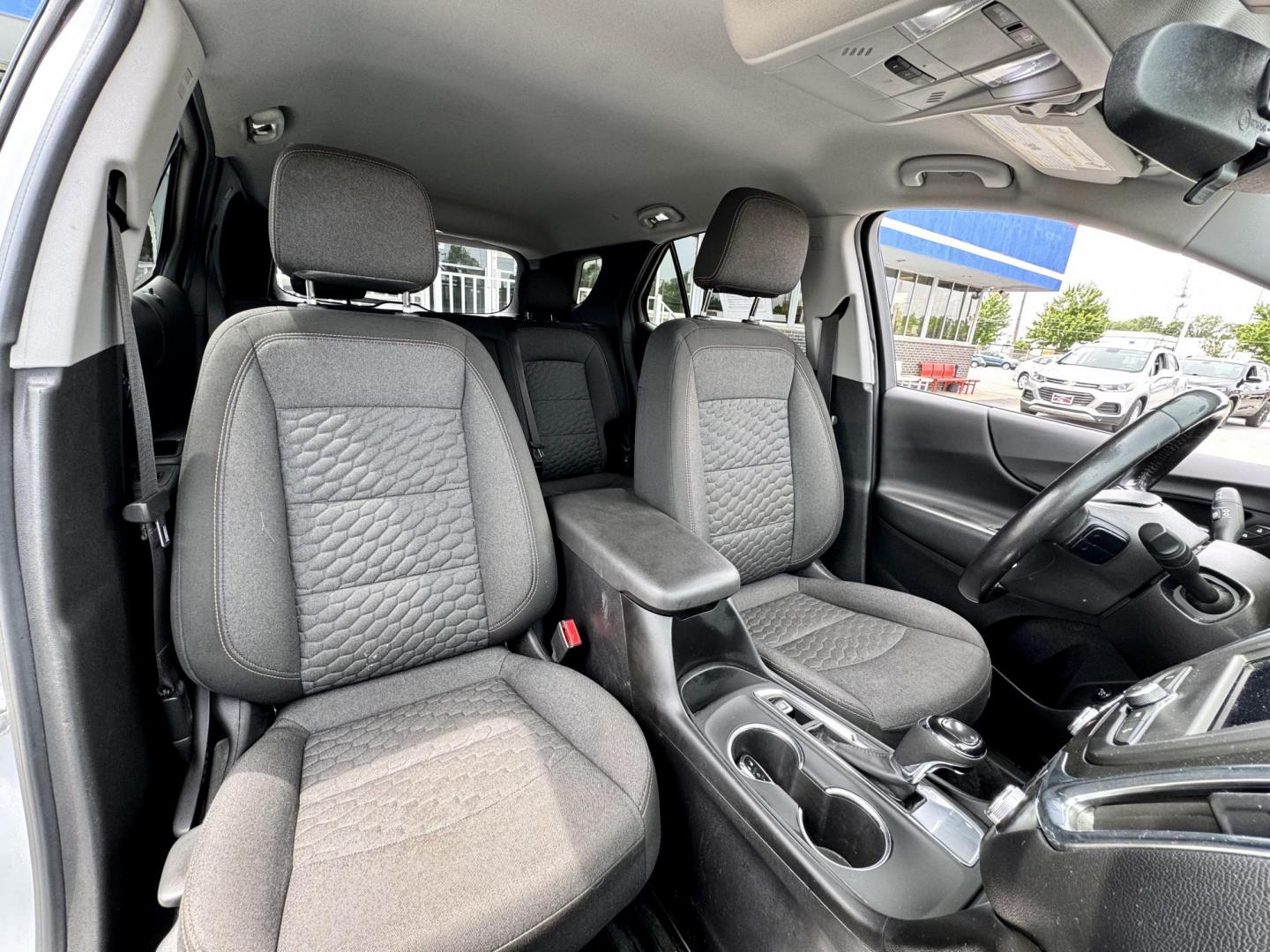 2020 GRAY Chevrolet Equinox LT 2WD (2GNAXJEV8L6) with an 1.5L L4 DIR DOHC 16V TURBO engine, 6A transmission, located at 7600 S Western Ave., Chicago, IL, 60620, (773) 918-3980, 0.000000, 0.000000 - Photo#9
