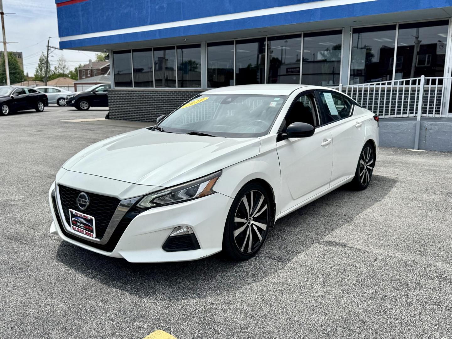 2020 WHITE Nissan Altima 2.5 SR (1N4BL4CV6LC) with an 2.5L L4 DOHC 16V engine, CVT transmission, located at 7600 S Western Ave., Chicago, IL, 60620, (773) 918-3980, 0.000000, 0.000000 - Photo#2