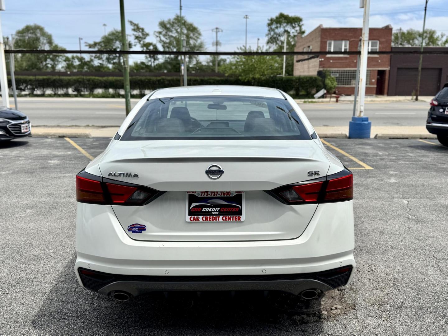 2020 WHITE Nissan Altima 2.5 SR (1N4BL4CV6LC) with an 2.5L L4 DOHC 16V engine, CVT transmission, located at 7600 S Western Ave., Chicago, IL, 60620, (773) 918-3980, 0.000000, 0.000000 - Photo#3