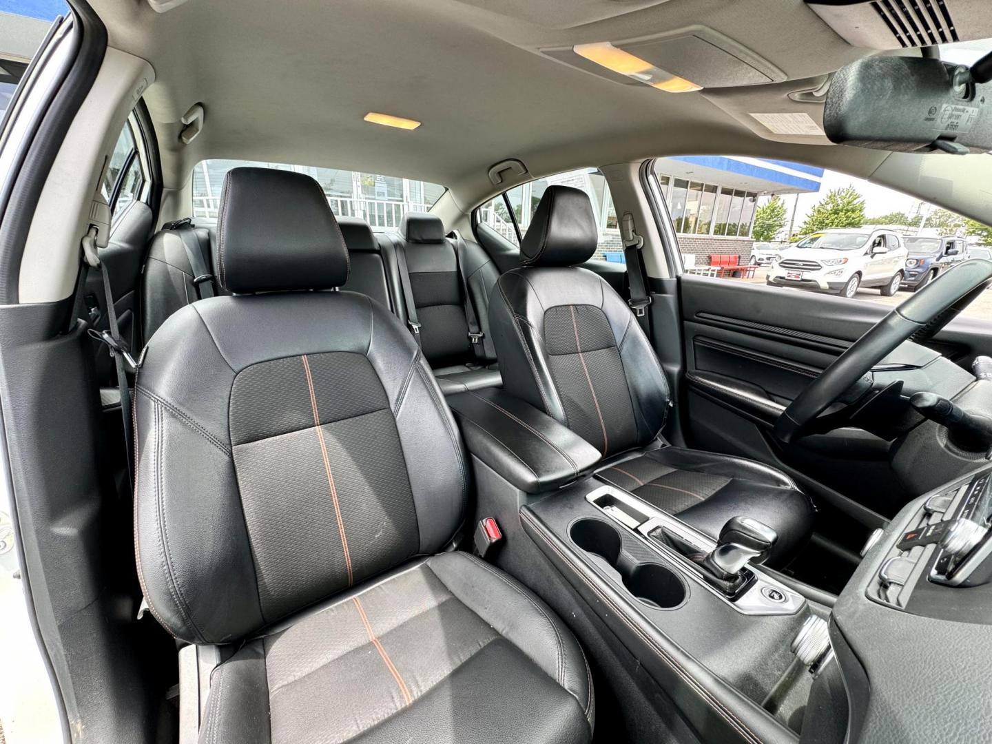 2020 WHITE Nissan Altima 2.5 SR (1N4BL4CV6LC) with an 2.5L L4 DOHC 16V engine, CVT transmission, located at 7600 S Western Ave., Chicago, IL, 60620, (773) 918-3980, 0.000000, 0.000000 - Photo#9