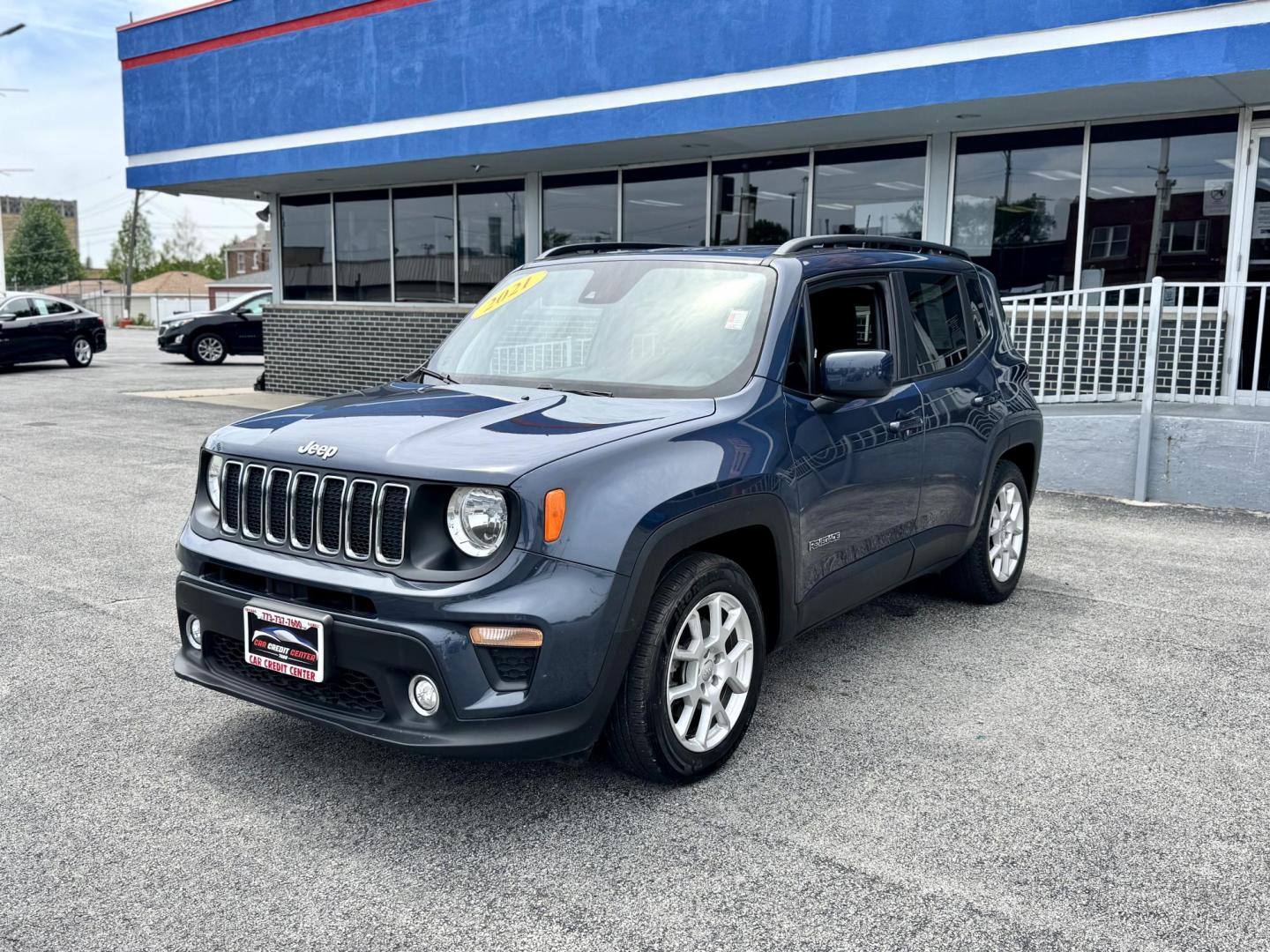 2021 BLUE Jeep Renegade Latitude (ZACNJCBB6MP) with an 2.4L L4 DOHC 16V engine, 9A transmission, located at 7600 S Western Ave., Chicago, IL, 60620, (773) 918-3980, 0.000000, 0.000000 - Photo#2