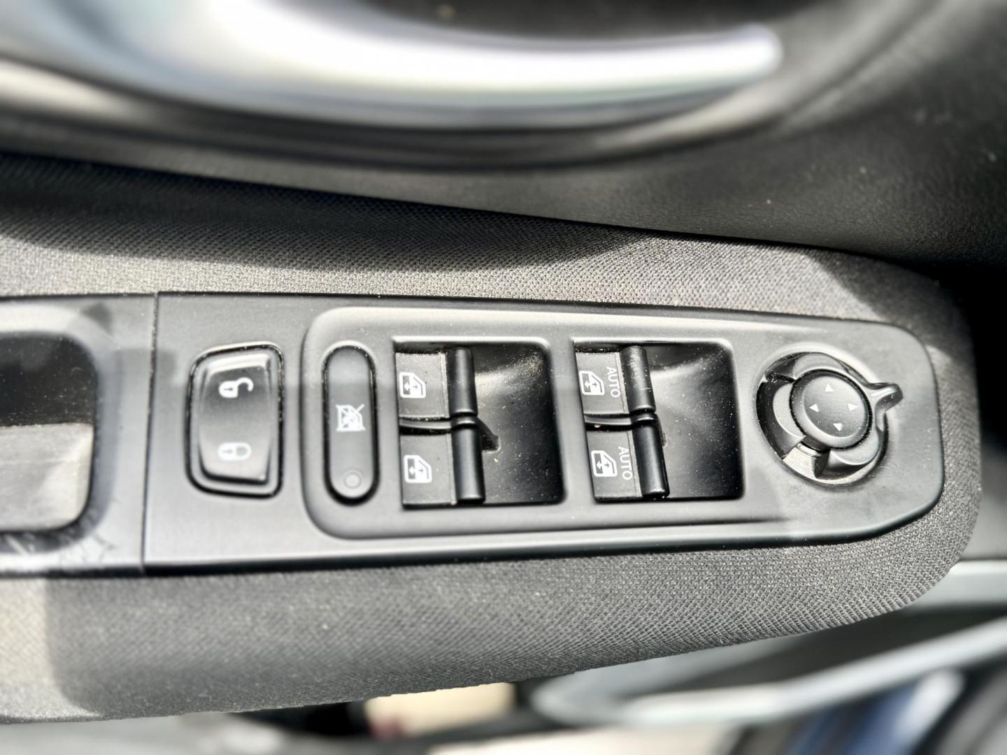 2021 BLUE Jeep Renegade Latitude (ZACNJCBB6MP) with an 2.4L L4 DOHC 16V engine, 9A transmission, located at 7600 S Western Ave., Chicago, IL, 60620, (773) 918-3980, 0.000000, 0.000000 - Photo#6