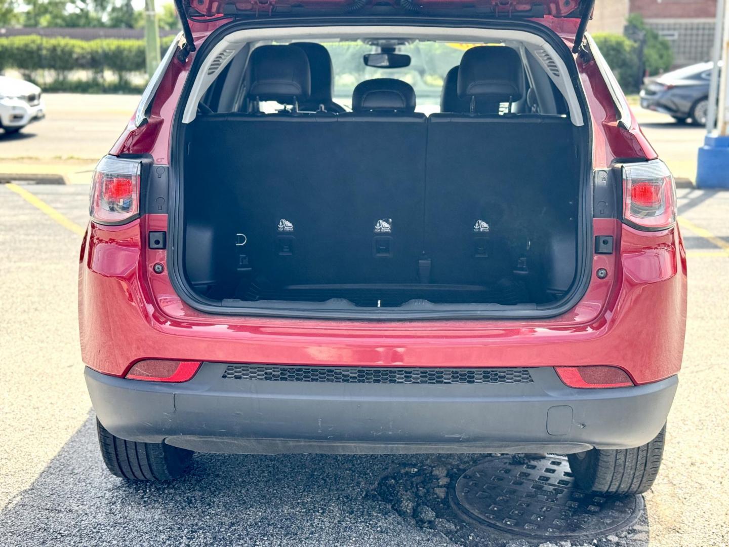 2018 RED Jeep Compass Sport FWD (3C4NJCBB7JT) with an 2.4L L4 DOHC 16V engine, located at 7600 S Western Ave., Chicago, IL, 60620, (773) 918-3980, 0.000000, 0.000000 - Photo#4