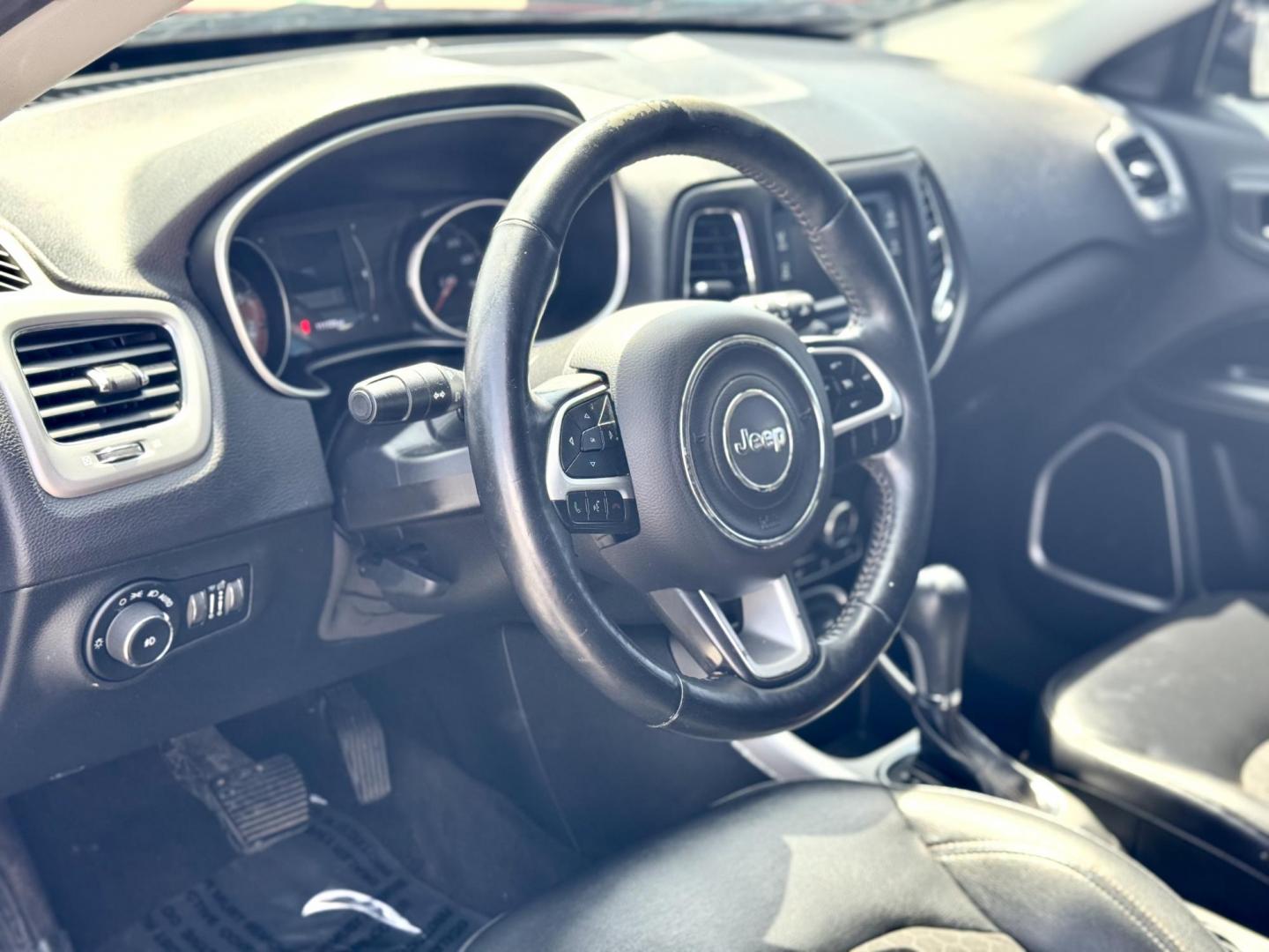 2018 RED Jeep Compass Sport FWD (3C4NJCBB7JT) with an 2.4L L4 DOHC 16V engine, located at 7600 S Western Ave., Chicago, IL, 60620, (773) 918-3980, 0.000000, 0.000000 - Photo#5