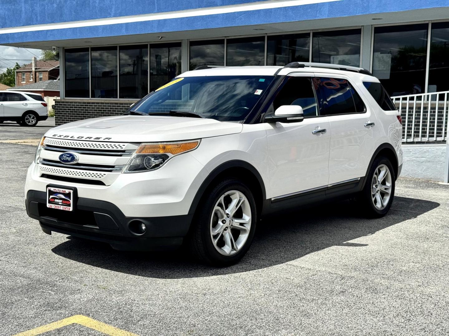 2015 WHITE Ford Explorer Limited 4WD (1FM5K8F82FG) with an 3.5L V6 DOHC 24V engine, 6-Speed Automatic transmission, located at 7600 S Western Ave., Chicago, IL, 60620, (773) 918-3980, 0.000000, 0.000000 - Photo#2