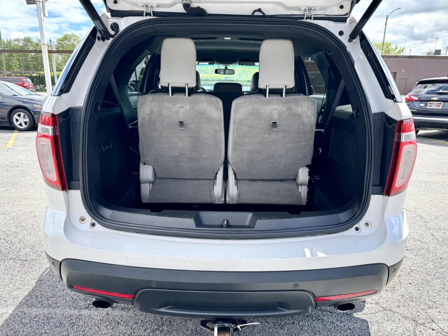 2015 WHITE Ford Explorer Limited 4WD (1FM5K8F82FG) with an 3.5L V6 DOHC 24V engine, 6-Speed Automatic transmission, located at 7600 S Western Ave., Chicago, IL, 60620, (773) 918-3980, 0.000000, 0.000000 - Photo#4