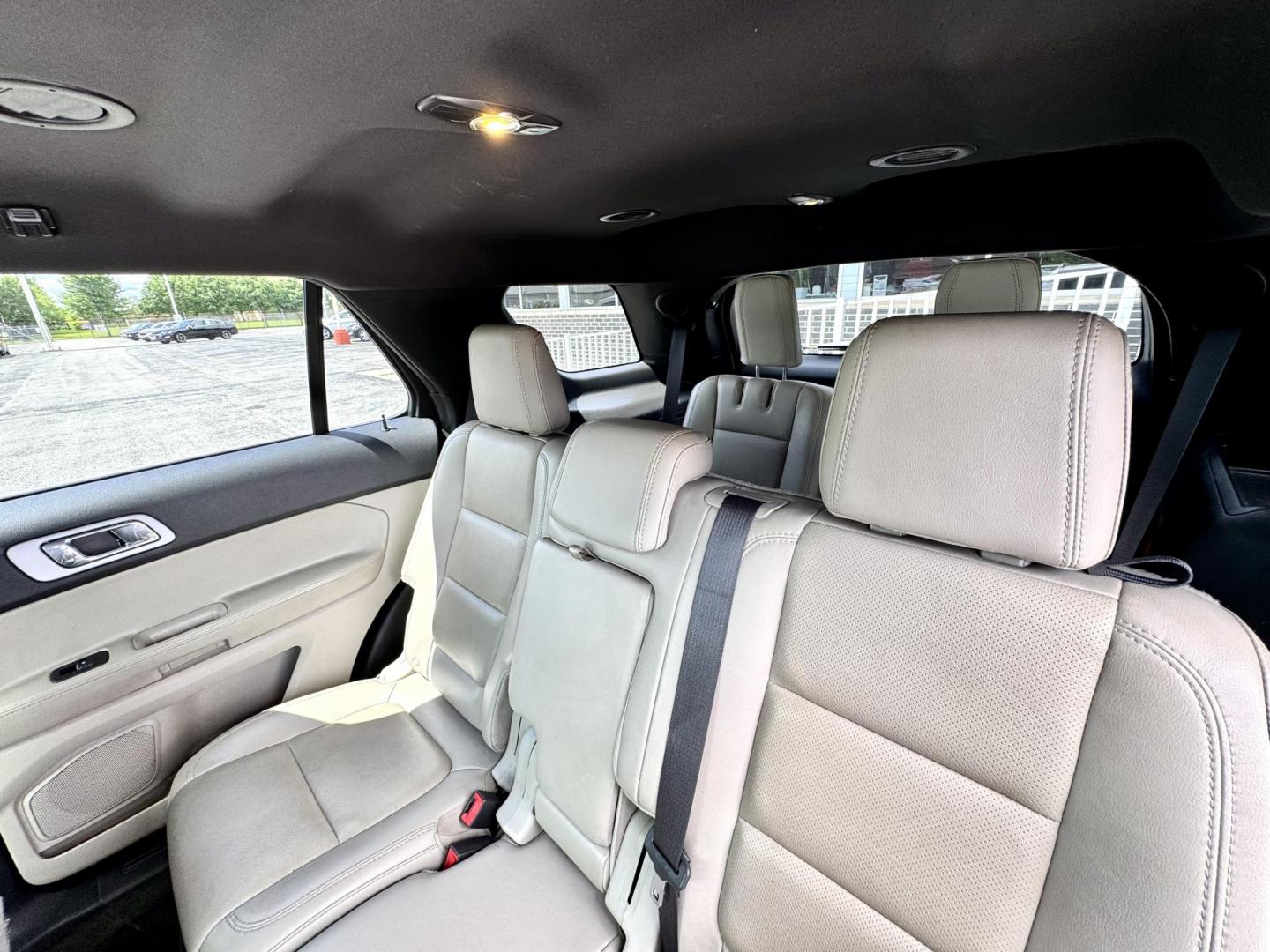 2015 WHITE Ford Explorer Limited 4WD (1FM5K8F82FG) with an 3.5L V6 DOHC 24V engine, 6-Speed Automatic transmission, located at 7600 S Western Ave., Chicago, IL, 60620, (773) 918-3980, 0.000000, 0.000000 - Photo#9
